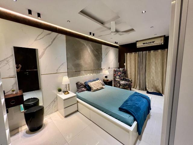 3.5 BHK Apartment in Viman Nagar for resale Pune. The reference number is 17303272