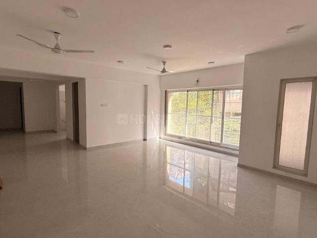 3.5 BHK Apartment in Vile Parle West for rent Mumbai. The reference number is 19696014