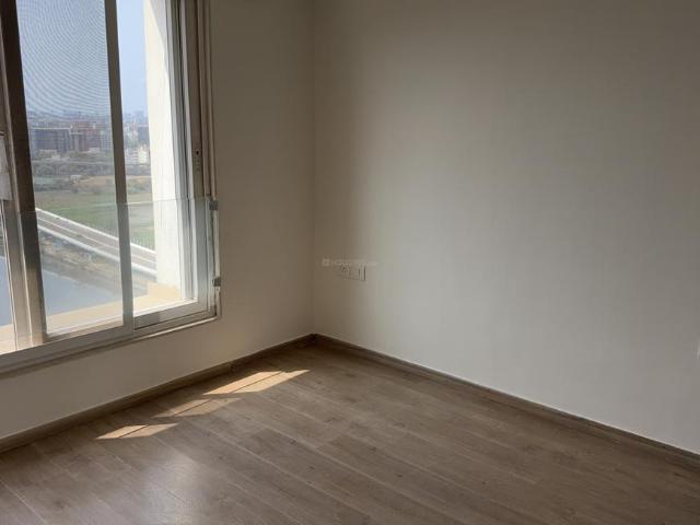 3.5 BHK Apartment in Bandra East for rent Mumbai. The reference number is 20301790