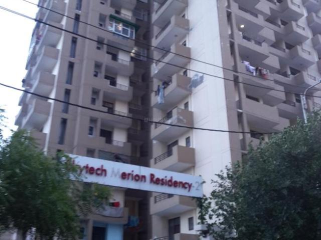 3.5 BHK Apartment in Crossings Republik for resale Ghaziabad. The reference number is 20107780