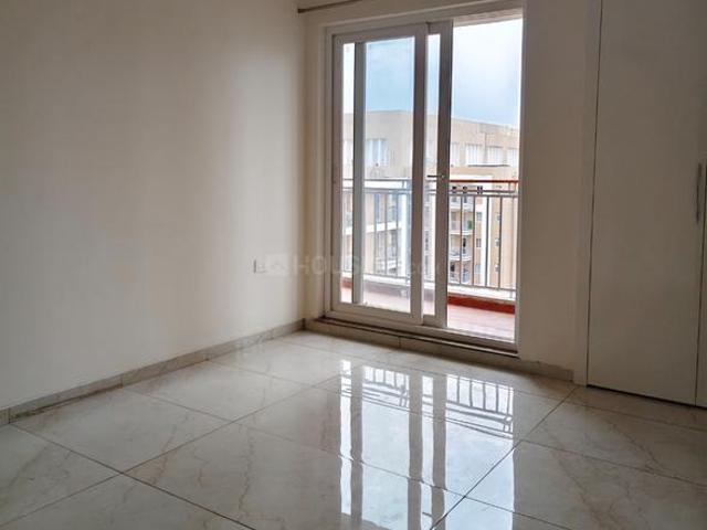 3.5 BHK Apartment in Gomti Nagar Extension for rent Lucknow. The reference number is 18687531