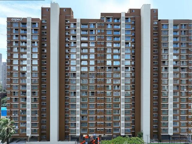 3.5 BHK Apartment in Goregaon West for resale Mumbai. The reference number is 18144345