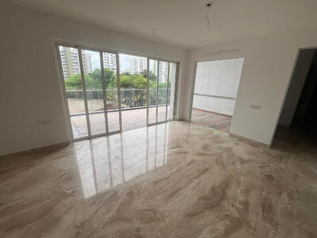 3.5 BHK Apartment in Hadapsar for resale Magarpatta Road. The reference number is 17398668