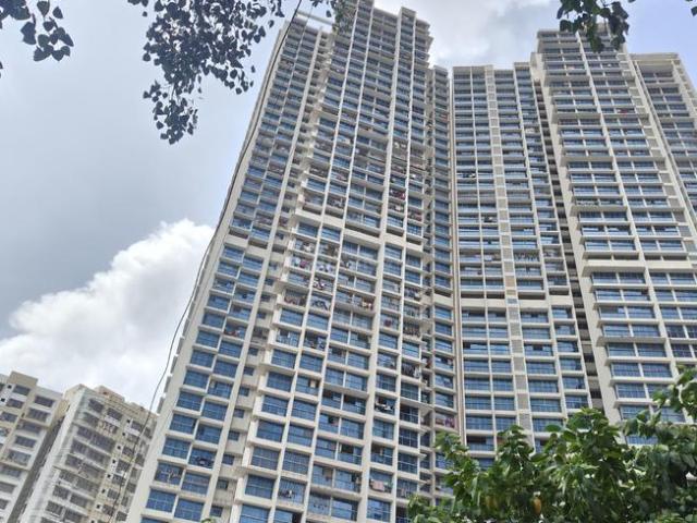 3.5 BHK Apartment in Kandivali East for rent Mumbai. The reference number is 20600258