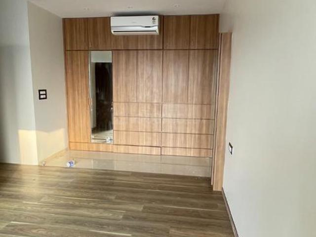 3.5 BHK Apartment in Parel for rent Mumbai. The reference number is 20097027