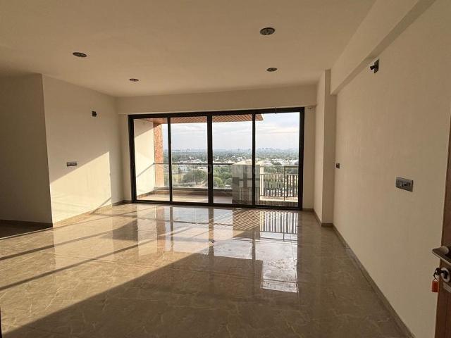 3.5 BHK Apartment in Sargasan for rent Gandhinagar. The reference number is 20640019