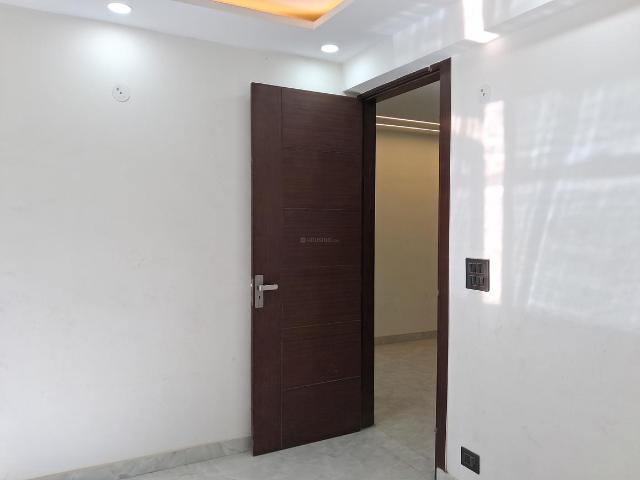 3.5 BHK Apartment in Sector 104 for resale Noida. The reference number is 19538992