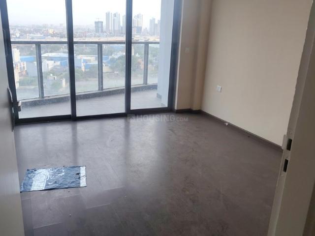 3.5 BHK Apartment in Sector 106 for resale Gurgaon. The reference number is 20015891