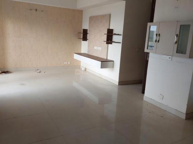 3.5 BHK Apartment in Sector 102 for rent Noida. The reference number is 20517315