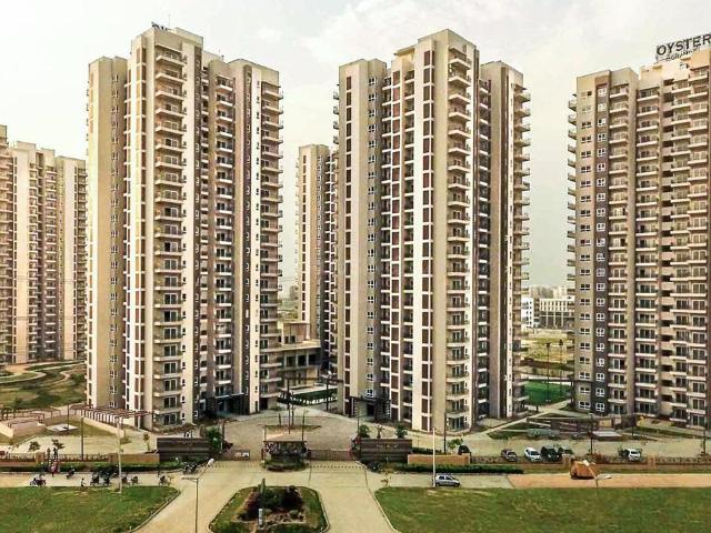 3.5 BHK Apartment in Sector 102 for resale Gurgaon. The reference number is 20958043