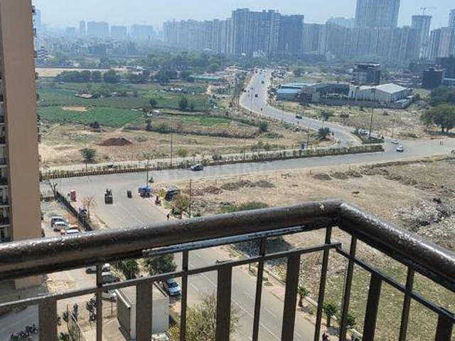 3.5 BHK Apartment in Sector 120 for resale Noida. The reference number is 20510760