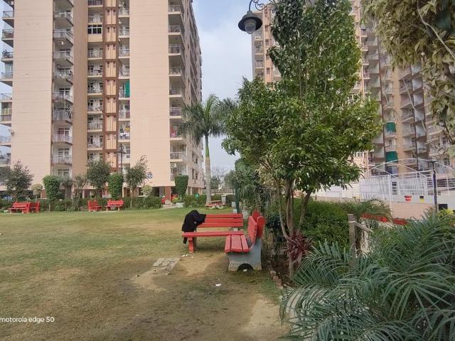 3.5 BHK Apartment in Sector 15 Part 2 for resale Gurgaon. The reference number is 19871038