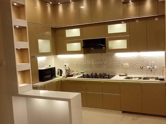 3.5 BHK Apartment in Sector 16 for rent Noida. The reference number is 20251350