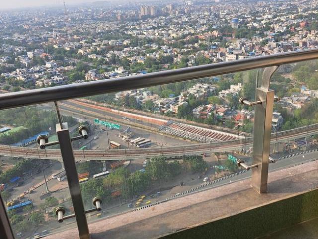 3.5 BHK Apartment in Sector 16A for rent Noida. The reference number is 20162402