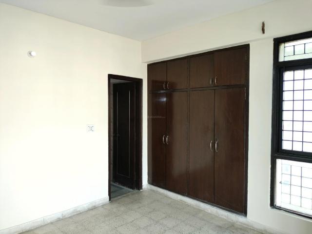 3 BHK Apartment in Sector 23 Dwarka for resale New Delhi. The reference number is 20268020