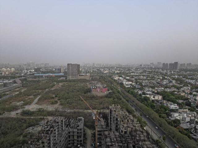 3.5 BHK Apartment in Sector 32 for resale Noida. The reference number is 19724228
