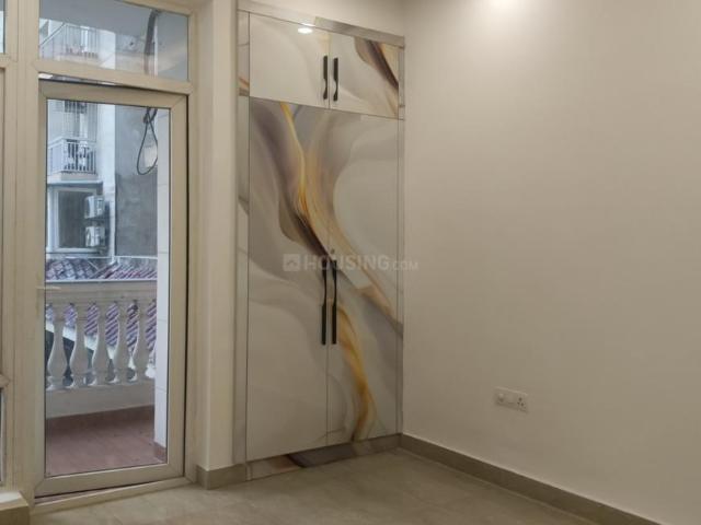 3.5 BHK Apartment in Sector 45 for resale Noida. The reference number is 19909817