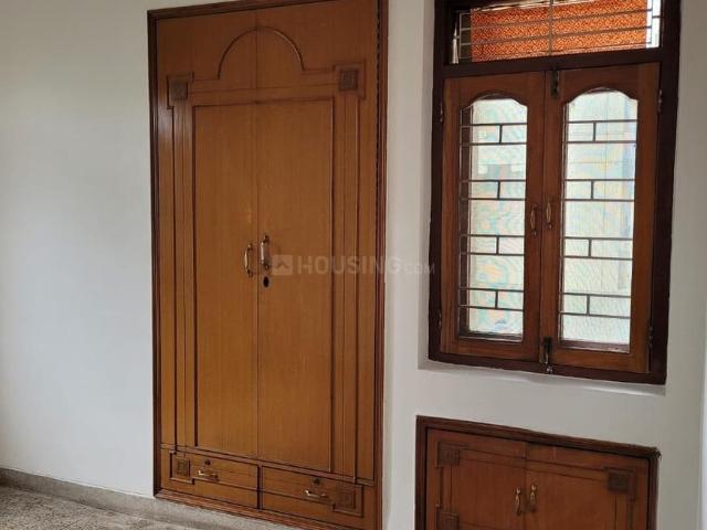 3.5 BHK Apartment in Sector 56 for rent Gurgaon. The reference number is 20920249