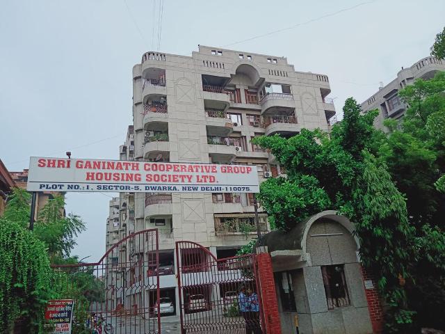 3.5 BHK Apartment in Sector 5 Dwarka for resale New Delhi. The reference number is 20452308