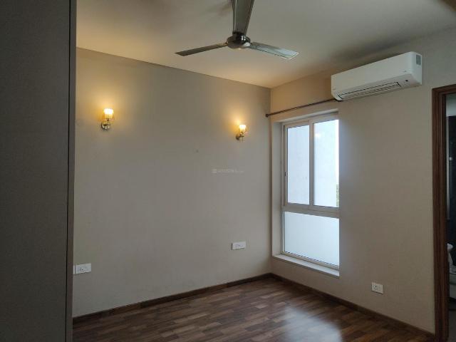 3.5 BHK Apartment in Sector 62 for rent Gurgaon. The reference number is 19979058