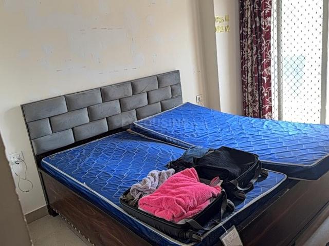 3.5 BHK Apartment in Sector 75 for rent Noida. The reference number is 19907574