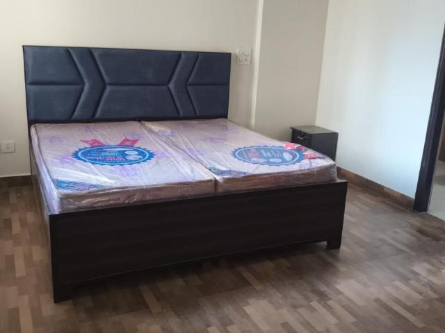 3.5 BHK Apartment in Sector 75 for rent Noida. The reference number is 19938400