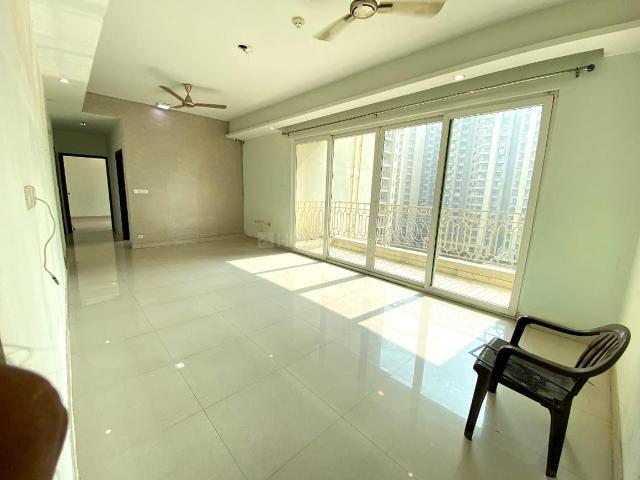 3.5 BHK Apartment in Sector 75 for rent Noida. The reference number is 19984564
