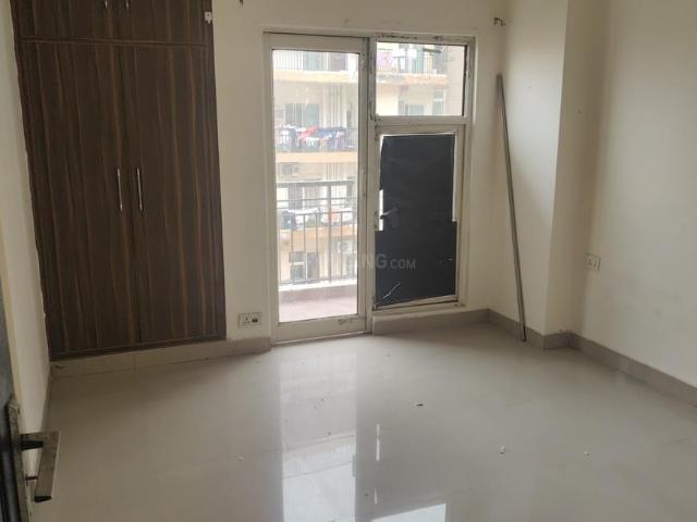 3.5 BHK Apartment in Sector 75 for resale Noida. The reference number is 20019800
