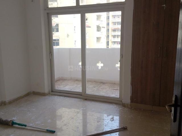 3.5 BHK Apartment in Sector 76 for rent Noida. The reference number is 19772702