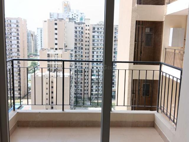 3.5 BHK Apartment in Sector 76 for rent Noida. The reference number is 20716187