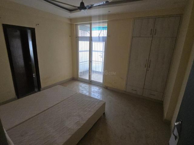 3.5 BHK Apartment in Sector 76 for rent Noida. The reference number is 20353676