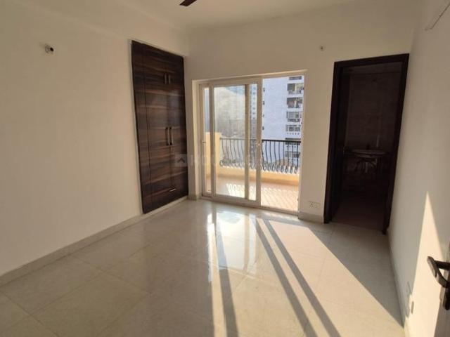 3.5 BHK Apartment in Sector 76 for resale Noida. The reference number is 20044146