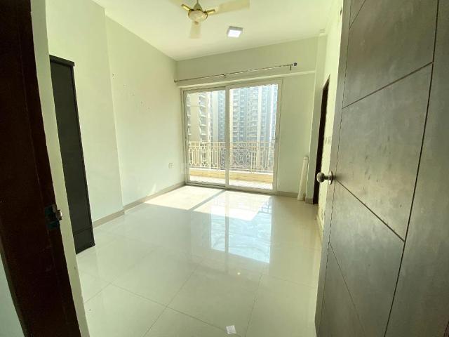 3.5 BHK Apartment in Sector 77 for rent Noida. The reference number is 20391930