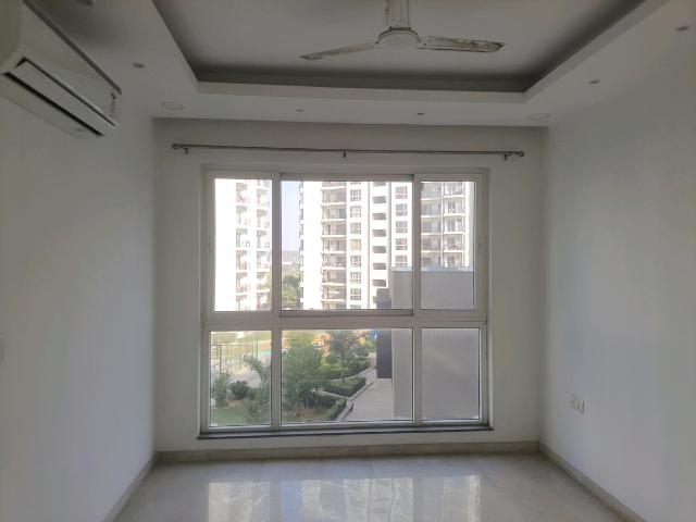 3.5 BHK Apartment in Sector 77 for resale Gurgaon. The reference number is 19364812