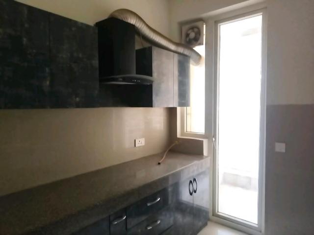 3.5 BHK Apartment in Sector 77 for resale Gurgaon. The reference number is 19364832