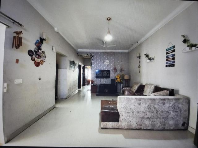 3.5 BHK Apartment in Sector 77 for resale Noida. The reference number is 19949402