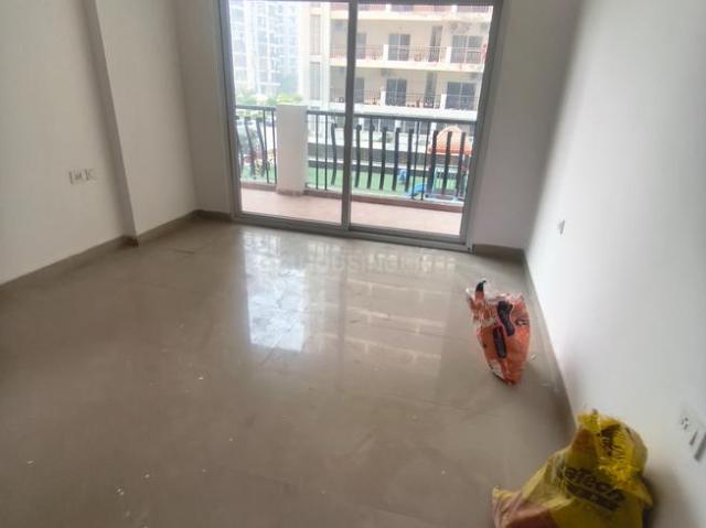 3.5 BHK Apartment in Sector 77 for resale Noida. The reference number is 20004256