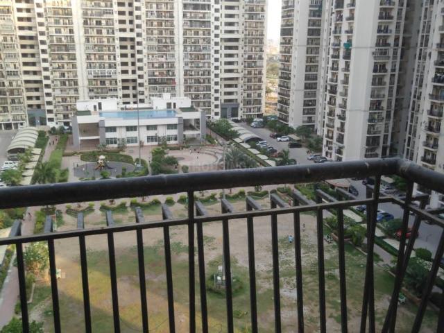 3.5 BHK Apartment in Sector 78 for rent Noida. The reference number is 20250525