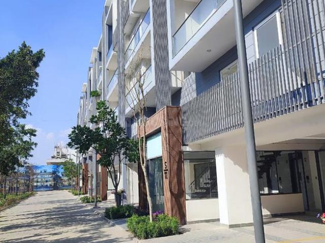 3.5 BHK Apartment in Sector 89 for rent Gurgaon. The reference number is 20063346