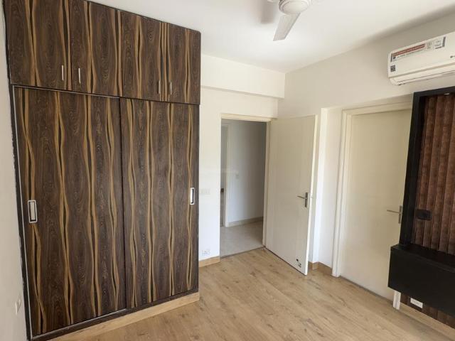 3.5 BHK Apartment in Sector 92 for rent Gurgaon. The reference number is 20330990