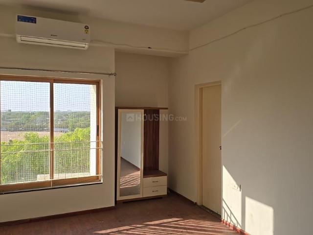 3.5 BHK Apartment in Shantigram for rent Ahmedabad. The reference number is 19075915