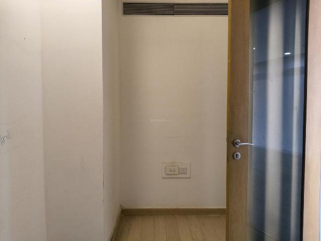 3.5 BHK Apartment in Sion for resale Mumbai. The reference number is 19994043