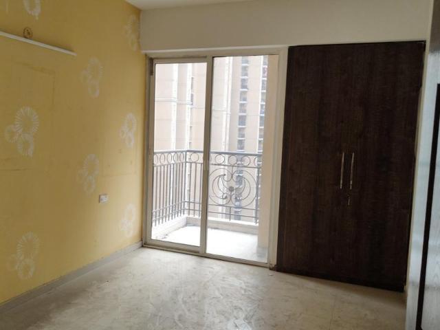 3.5 BHK Apartment in Siddharth Vihar for resale Ghaziabad. The reference number is 20137490
