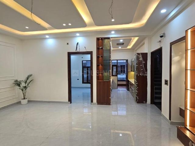 3.5 BHK Independent Builder Floor in Bamheta for resale Ghaziabad. The reference number is 18909556