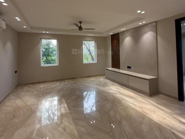 3.5 BHK Independent Builder Floor in DLF Phase 4 for rent Gurgaon. The reference number is 20609657