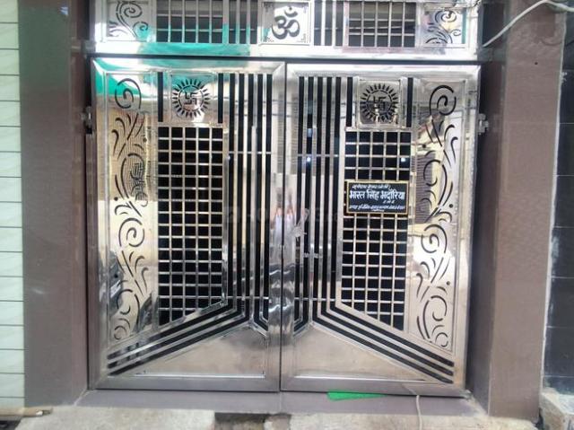 3.5 BHK Independent Builder Floor in Kampoo for rent Gwalior. The reference number is 20620172