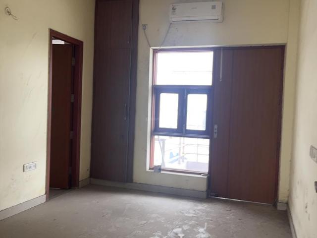 3.5 BHK Independent Builder Floor in Kundli for resale Sonipat. The reference number is 20517249