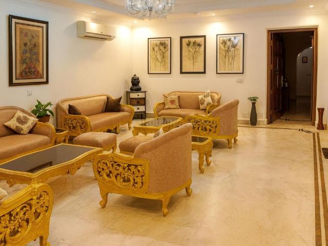 3.5 BHK Independent Builder Floor in Hauz Khas for rent New Delhi. The reference number is 18390872