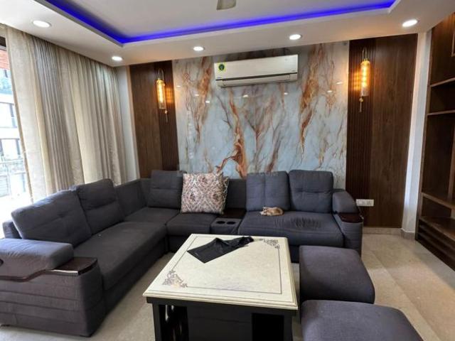 3.5 BHK Independent Builder Floor in Sector 55 for resale Gurgaon. The reference number is 19826114