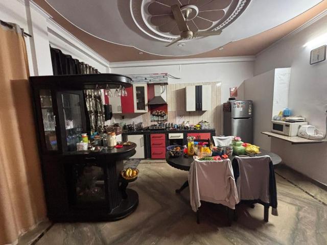 3.5 BHK Independent Builder Floor in Shastri Nagar for resale Ghaziabad. The reference number is 19265536